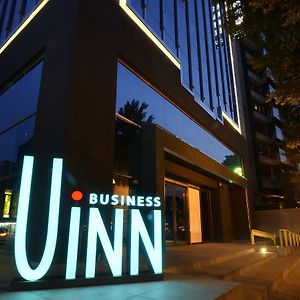 Uinn Business Hotel-Shihlin
